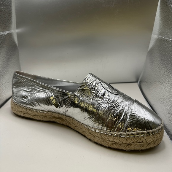 2019 Interlocking CC Logo Espadrilles - Picture 4 of 8